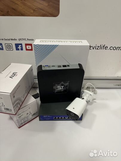 Комлект IP видеонаблюдения UNV на 3 камеры