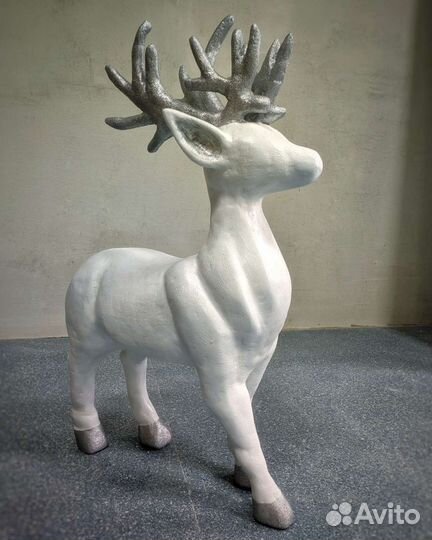 Олень новогодний