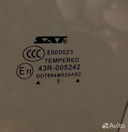 Стекло левое переднее на Киа Рио 2014г