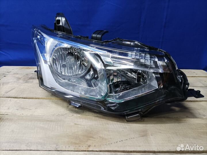 Фара правая Mitsubishi Outlander 3 2012