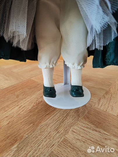 Кукла фарфоровая remeco collection