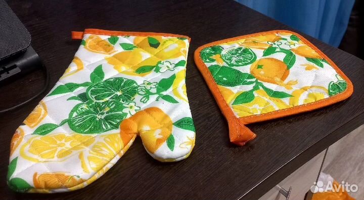 Набор для кухни рукавичка и прихватка