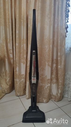 Пылесос ручной (handstick) DeLonghi XLR32LED.BK