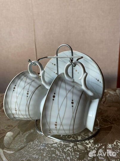 Чайные чашки с блюдцами