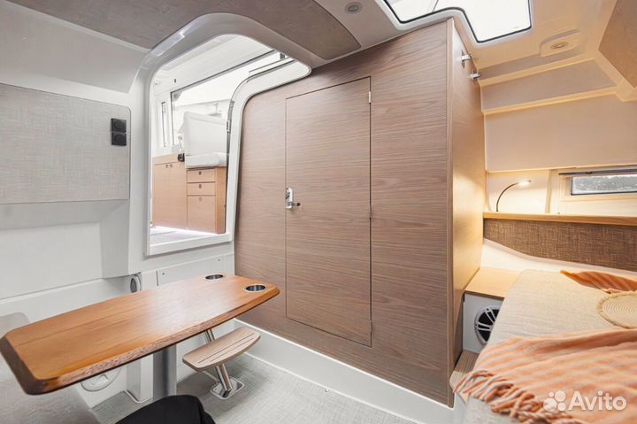 Морской катер Quarken 35 Cabin с моторами