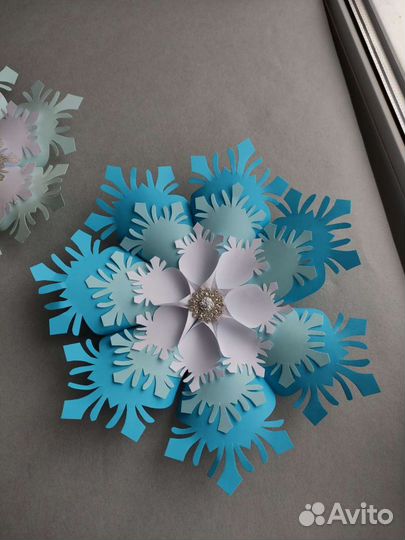 Большие цветы (снежинки и др) поделки в садик школ