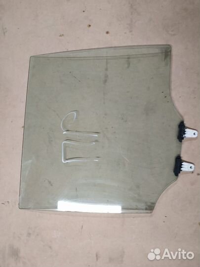 Стекло двери заднее правое Suzuki Grand Vitara