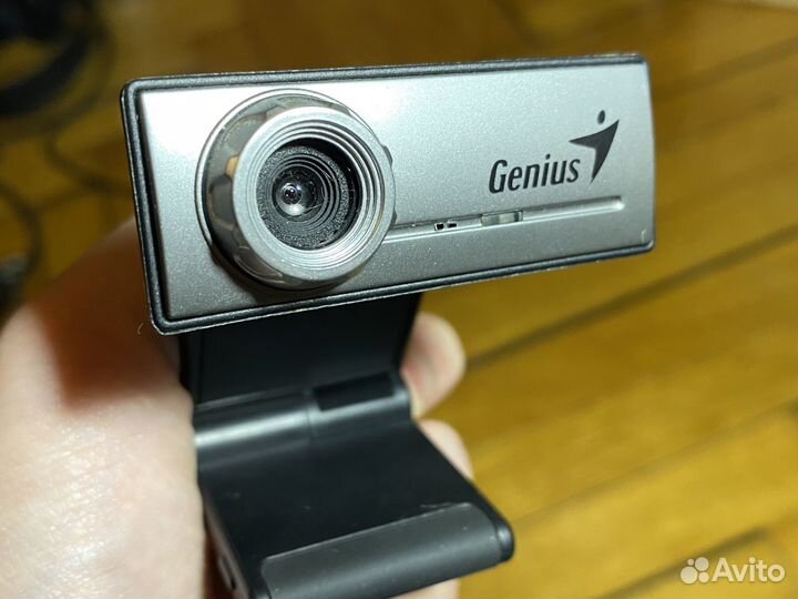 Вебкамера Logitech QuickCam Pro и Genius i-Slim