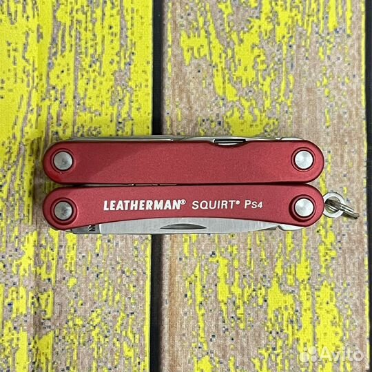 Мультитул Leatherman Squirt PS4 Red 831189