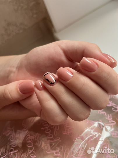 Маникюр и педикюр