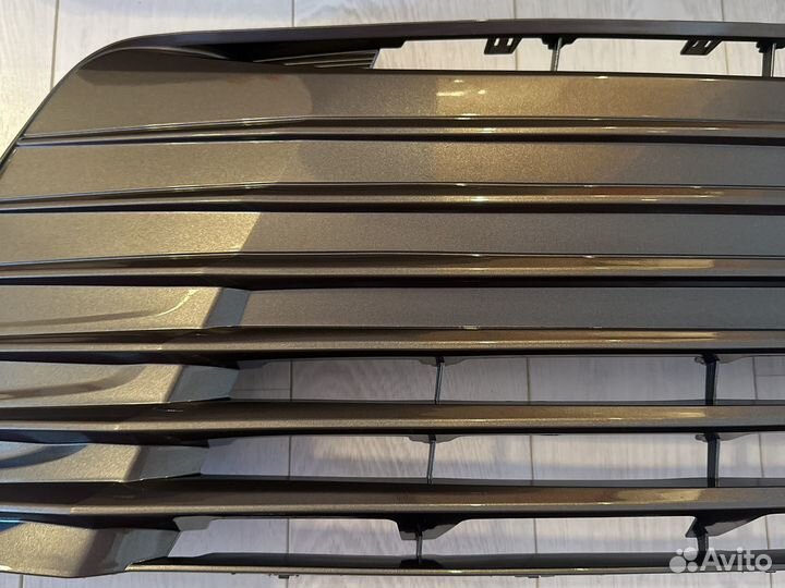 Решотка переднего бампера Toyota Sienna 3
