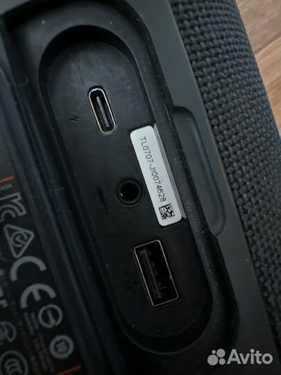 Колонка jbl charge 4