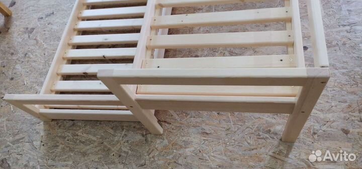 Кровать двух ярусная компактная