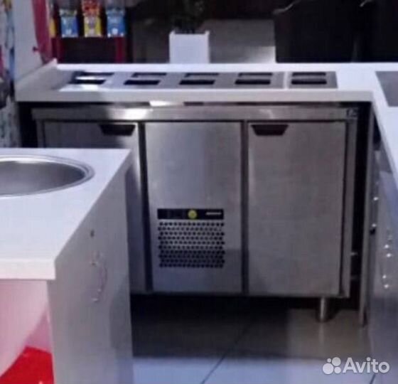 Холодильный шкаф-витрина