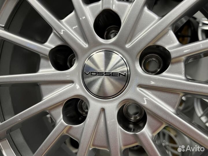 Диски R17 Vossen на Volkswagen Golf и Skoda Superb