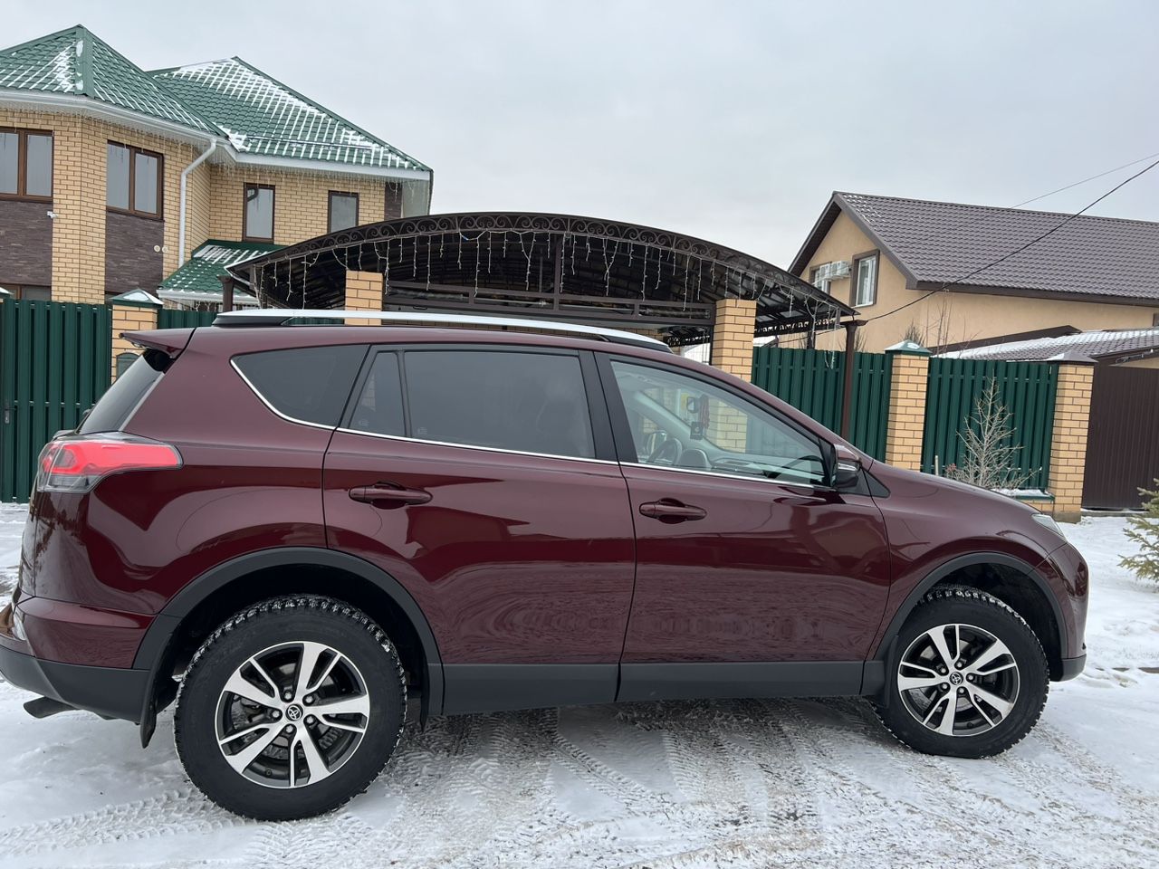 Toyota RAV4: фото владельца