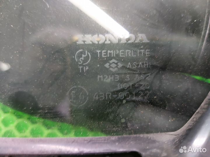 Стекло двери форточка заднее правое Honda Accord 7