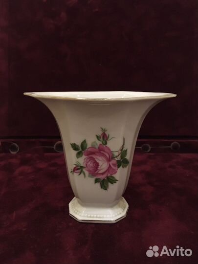 Винтажная фарфоровая ваза
