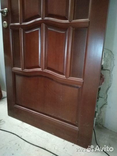 Дверь входная деревянная бу