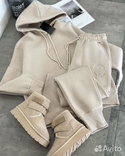 Спортивный костюм Guess новый