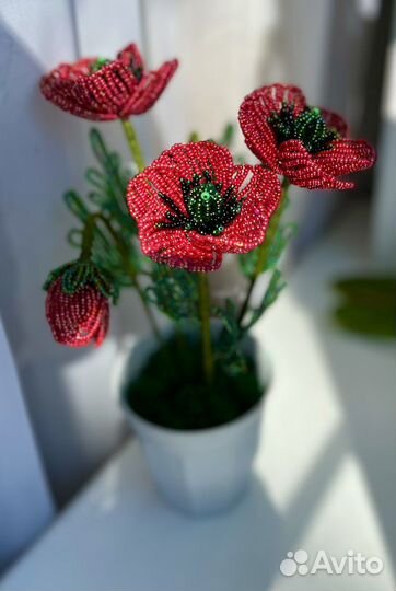 Цветы из бисера (Мак)