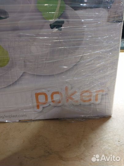 Кормушка-игрушка для кошек и собак Poker