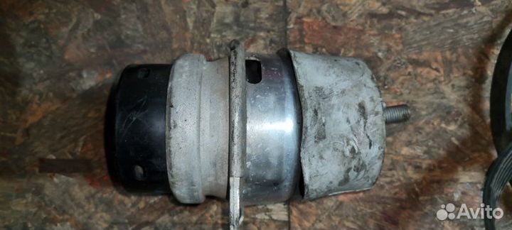 Опора двс Porsche Cayenne 958 crca 2013