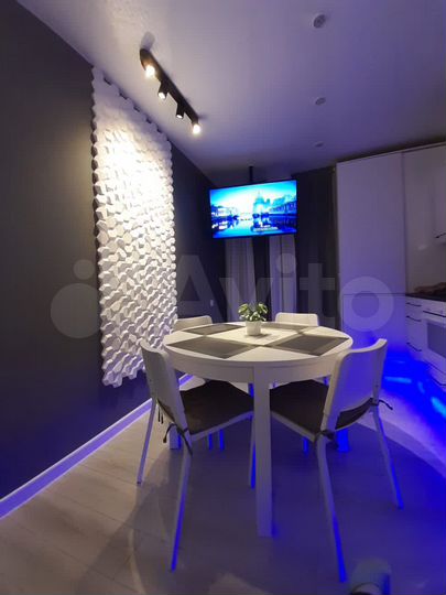 2-к. квартира, 60 м², 7/18 эт.