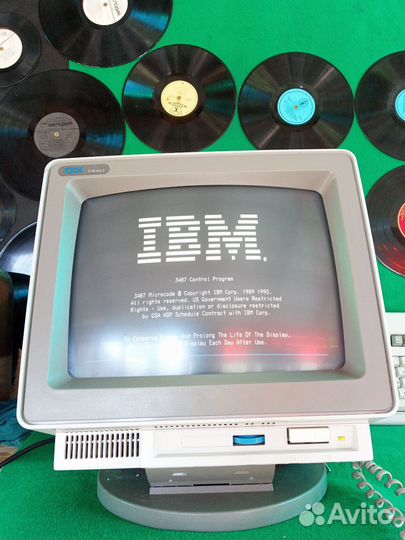 Монитор и клавиатура IBM 1995 год
