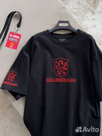Футболка женская оверсайз Balenciaga
