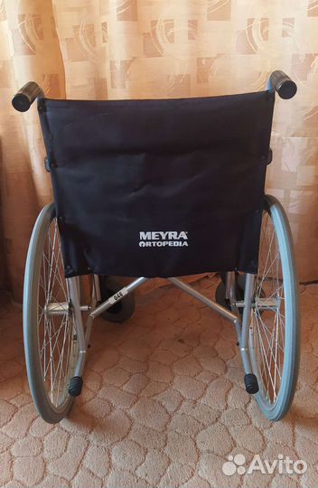 Кресло-коляска для инвалидов