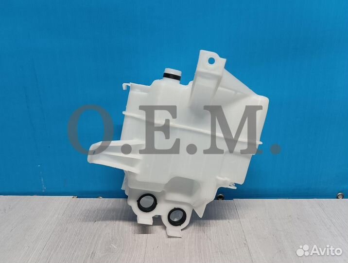 Бачок омывателя Toyota Rav4