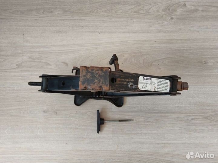 Домкрат Dodge Chrysler