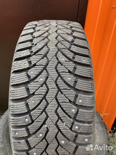 Pirelli Formula Ice 215/50 R17