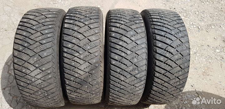 Goodyear Ultragrip Ice Arctic 205/55 R16