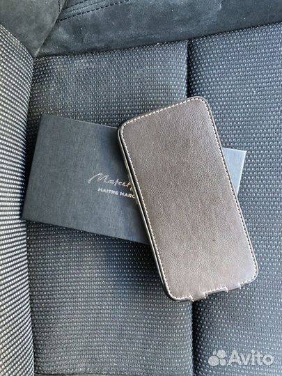 Чехол на iPhone 13 pro кожаный marsel robert