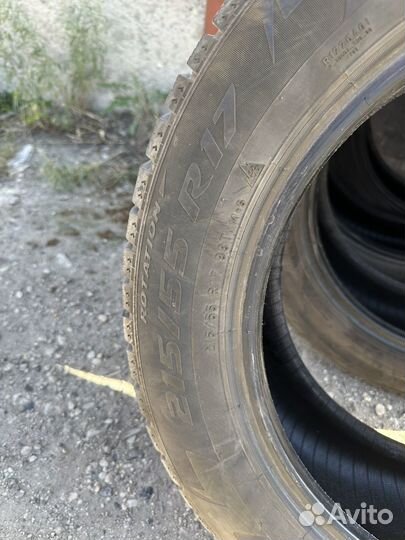 Pirelli Ice Zero 215/55 R17