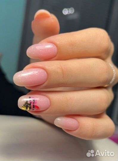 Молодой nailмастер