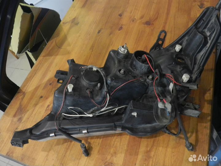 Фара левая Toyota Land Cruiser 200 Тюнинг