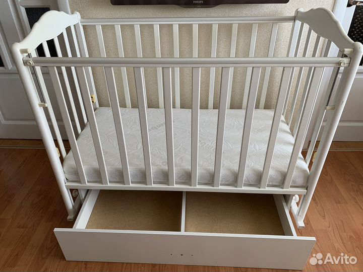 Кровать с матрасом 120х60 в хорошем состоянии