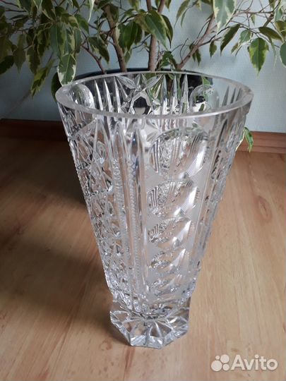 Вазы хрустальные, высота 30 см