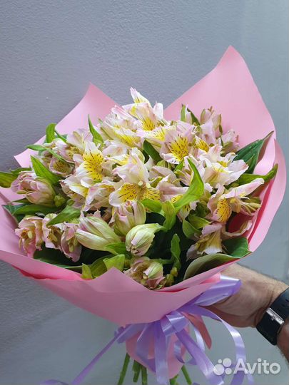 Букет из альстромерий