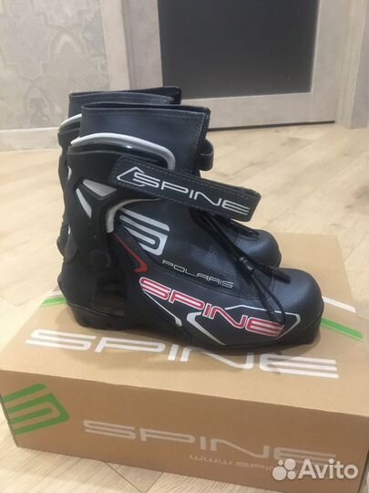 Лыжные ботинки коньковые spine