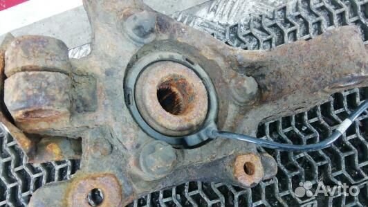 Ступица передняя левая opel zafira B (CEA17K901)