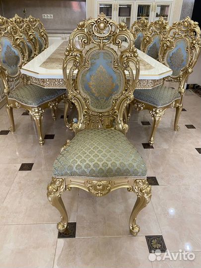 Стол и стулье 