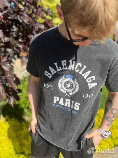 Футболка Balenciaga Paris