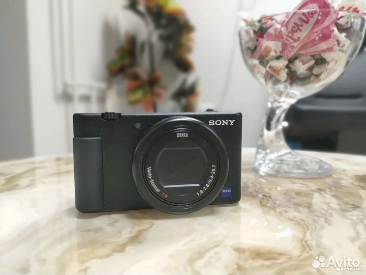 Камера Sony zv1