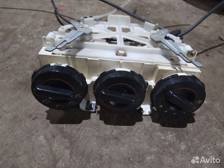 Блок управления отопителем Мицубиси Галант Е3