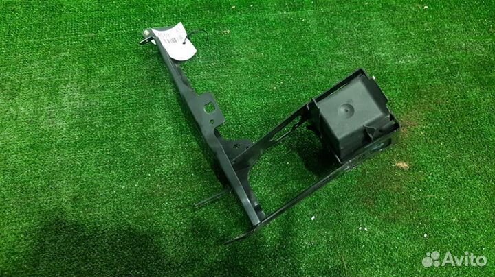 Кронштейн фары правый BMW 116i F20 2012