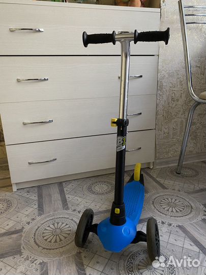 Самокат детский трехколесный